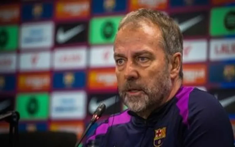 هانز فليك يقلل من أهمية فارق النقاط مع ريال مدريد هذا الموسم